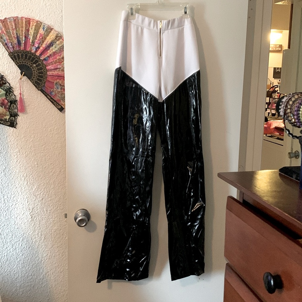 Win win two toned pants. Size SMALL. .